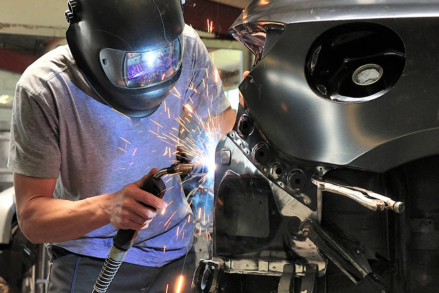 Ремонт автомобиля посредством сварки